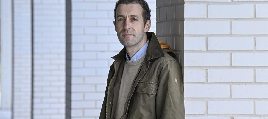 Dr Ian Holland