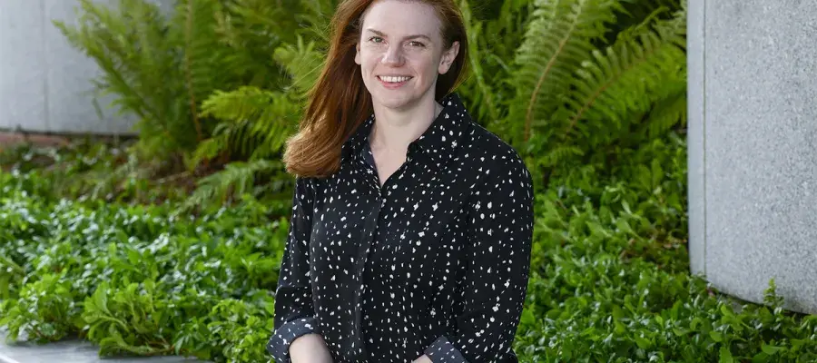 Dr Lisa Golds