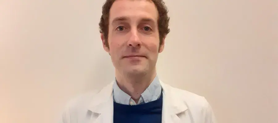 Dr Ian Holland